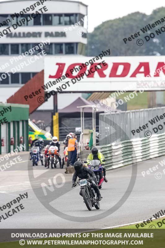 Vintage motorcycle club;eventdigitalimages;mallory park;mallory park trackday photographs;no limits trackdays;peter wileman photography;trackday digital images;trackday photos;vmcc festival 1000 bikes photographs